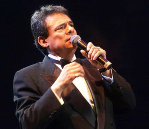 Jose Jose en acción. 1